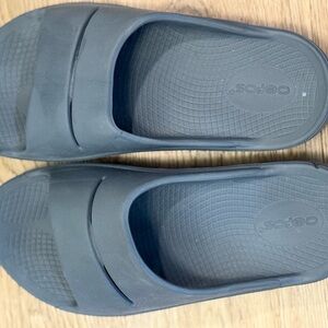 OOFOS Dark Gray Slide Sandals